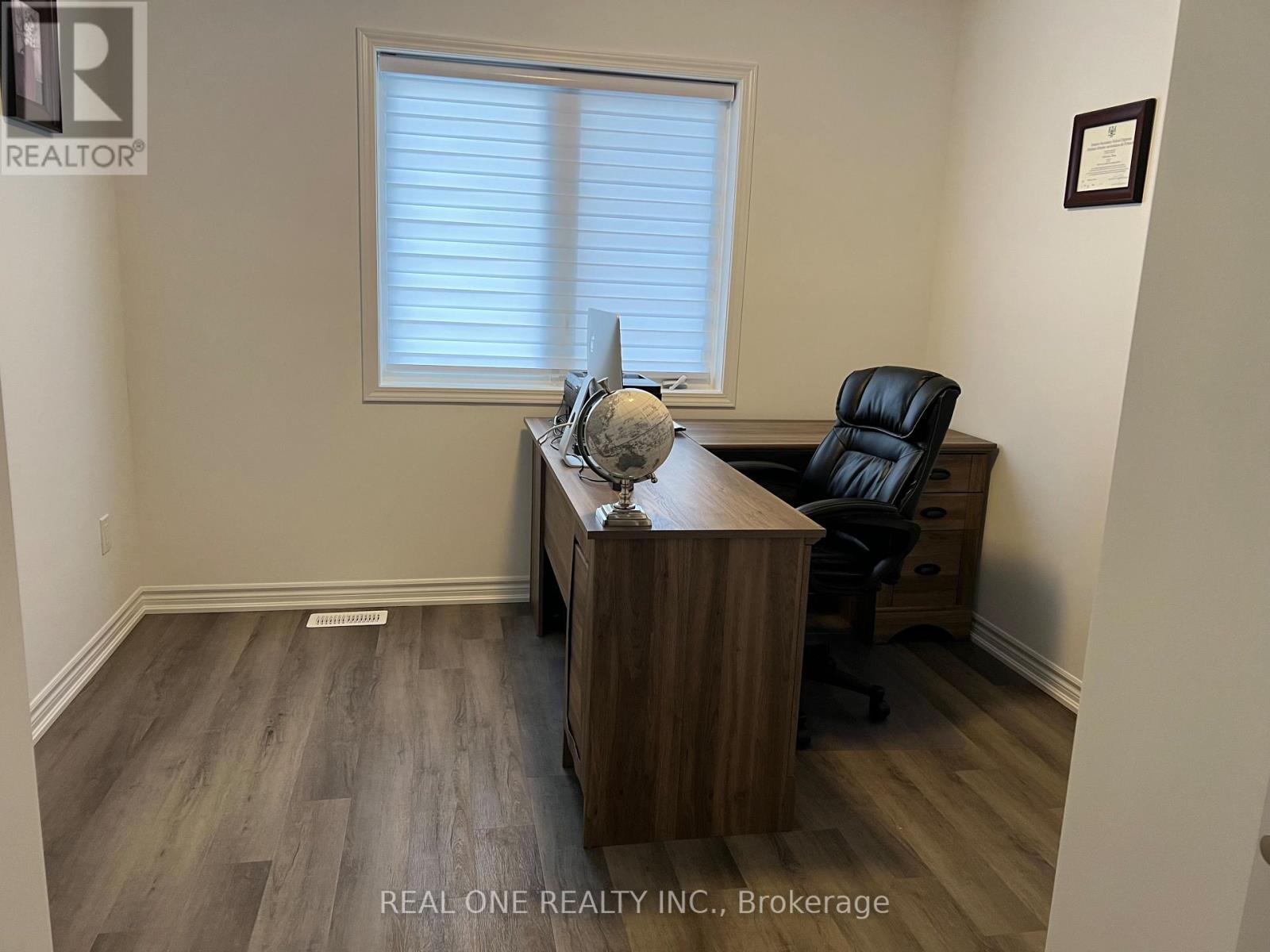 62 Forestwalk Street, Kitchener, Ontario  N2R 0S3 - Photo 20 - X12542436