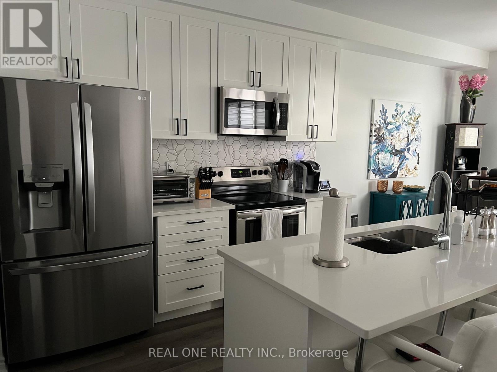 62 Forestwalk Street, Kitchener, Ontario  N2R 0S3 - Photo 5 - X12542436