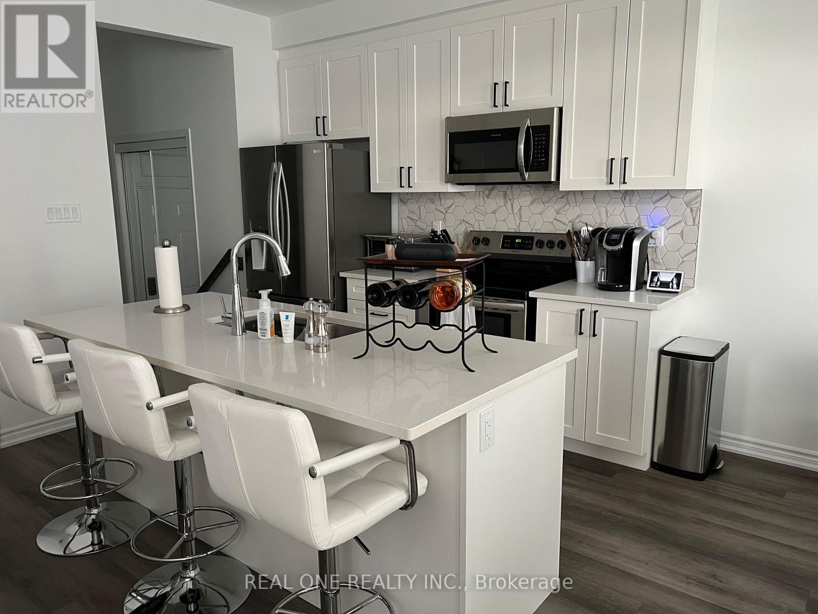 62 Forestwalk Street, Kitchener, Ontario  N2R 0S3 - Photo 6 - X12542436