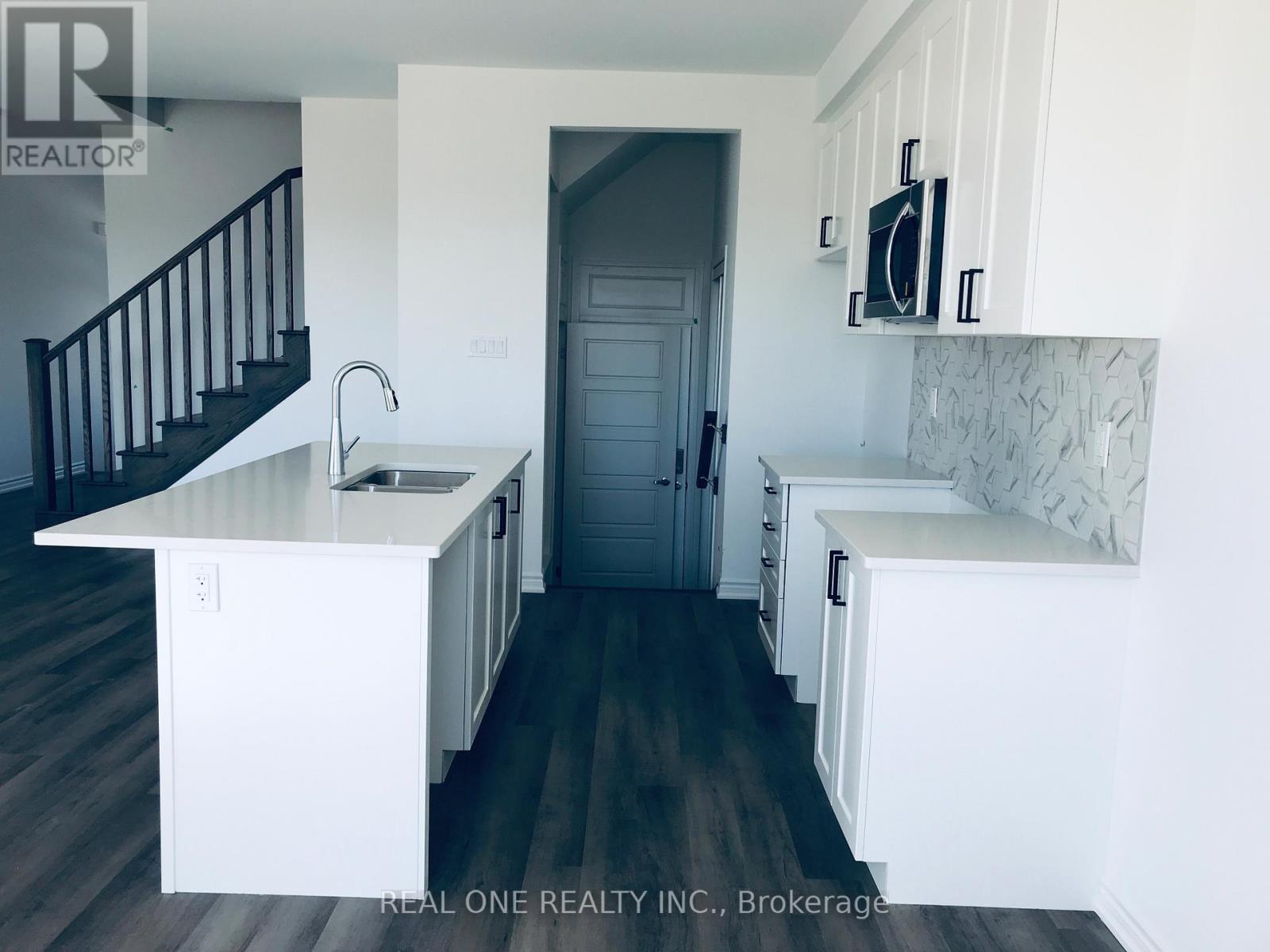 62 Forestwalk Street, Kitchener, Ontario  N2R 0S3 - Photo 7 - X12542436