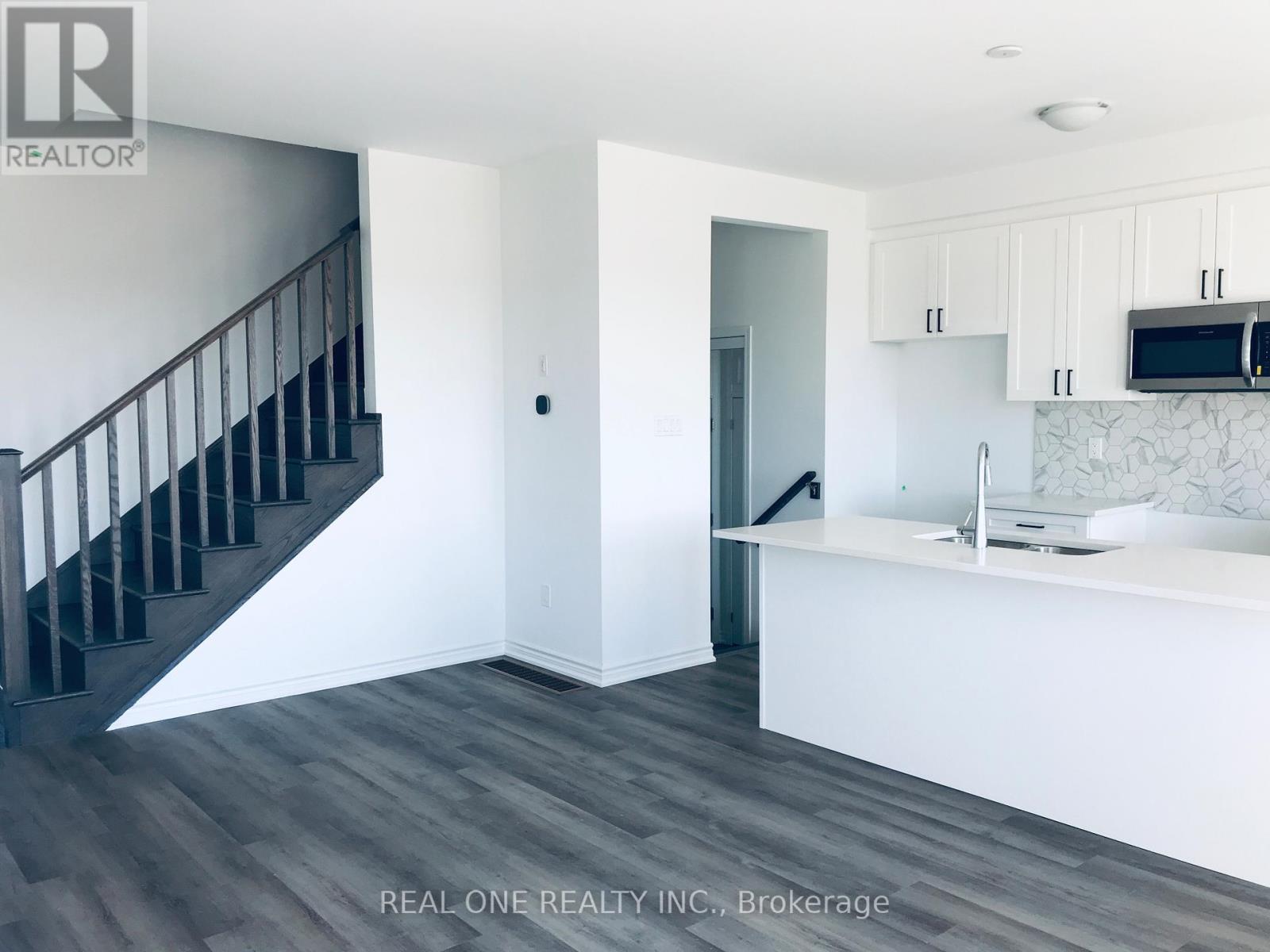 62 Forestwalk Street, Kitchener, Ontario  N2R 0S3 - Photo 8 - X12542436