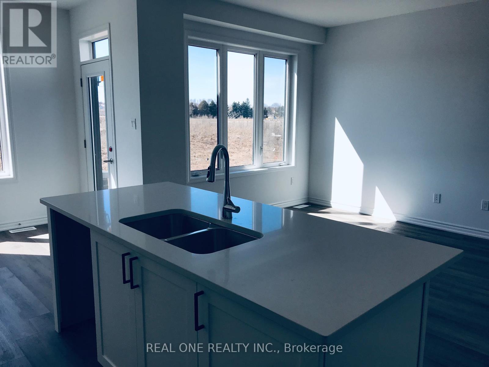 62 Forestwalk Street, Kitchener, Ontario  N2R 0S3 - Photo 9 - X12542436