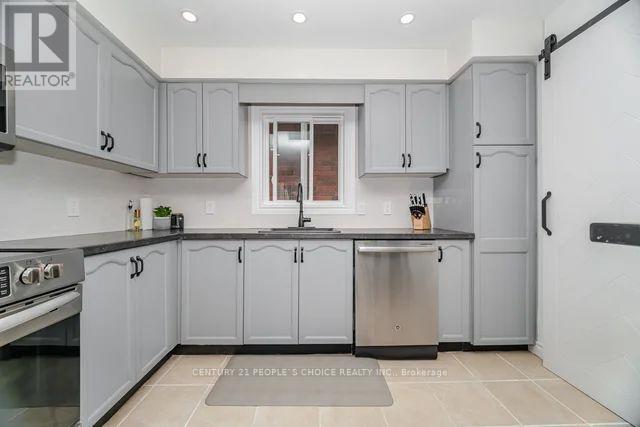 55 Vineberg Drive, Hamilton, Ontario  L9B 2P6 - Photo 16 - X12542446