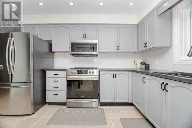 55 Vineberg Drive, Hamilton, Ontario  L9B 2P6 - Photo 17 - X12542446