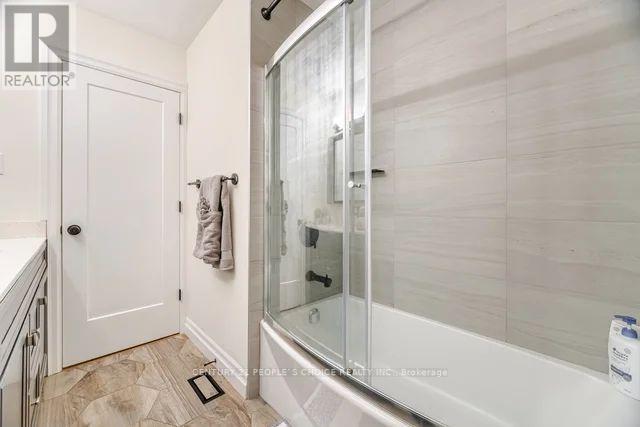 55 Vineberg Drive, Hamilton, Ontario  L9B 2P6 - Photo 22 - X12542446