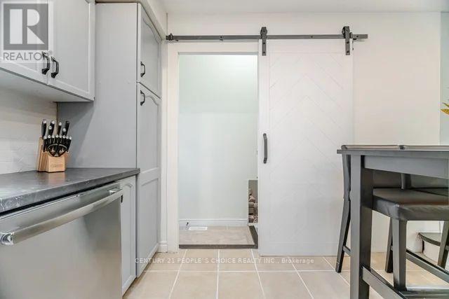 55 Vineberg Drive, Hamilton, Ontario  L9B 2P6 - Photo 29 - X12542446