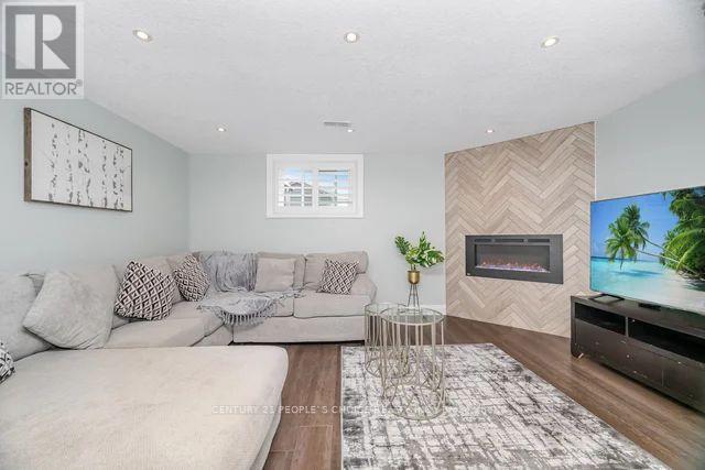 55 Vineberg Drive, Hamilton, Ontario  L9B 2P6 - Photo 34 - X12542446