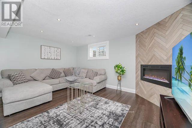 55 Vineberg Drive, Hamilton, Ontario  L9B 2P6 - Photo 35 - X12542446