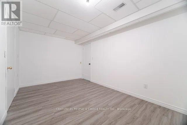 55 Vineberg Drive, Hamilton, Ontario  L9B 2P6 - Photo 46 - X12542446