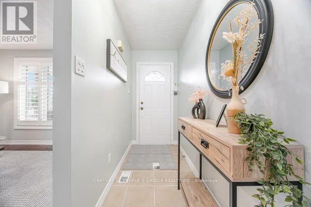 55 Vineberg Drive, Hamilton, Ontario  L9B 2P6 - Photo 6 - X12542446