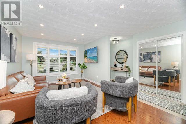 55 Vineberg Drive, Hamilton, Ontario  L9B 2P6 - Photo 8 - X12542446