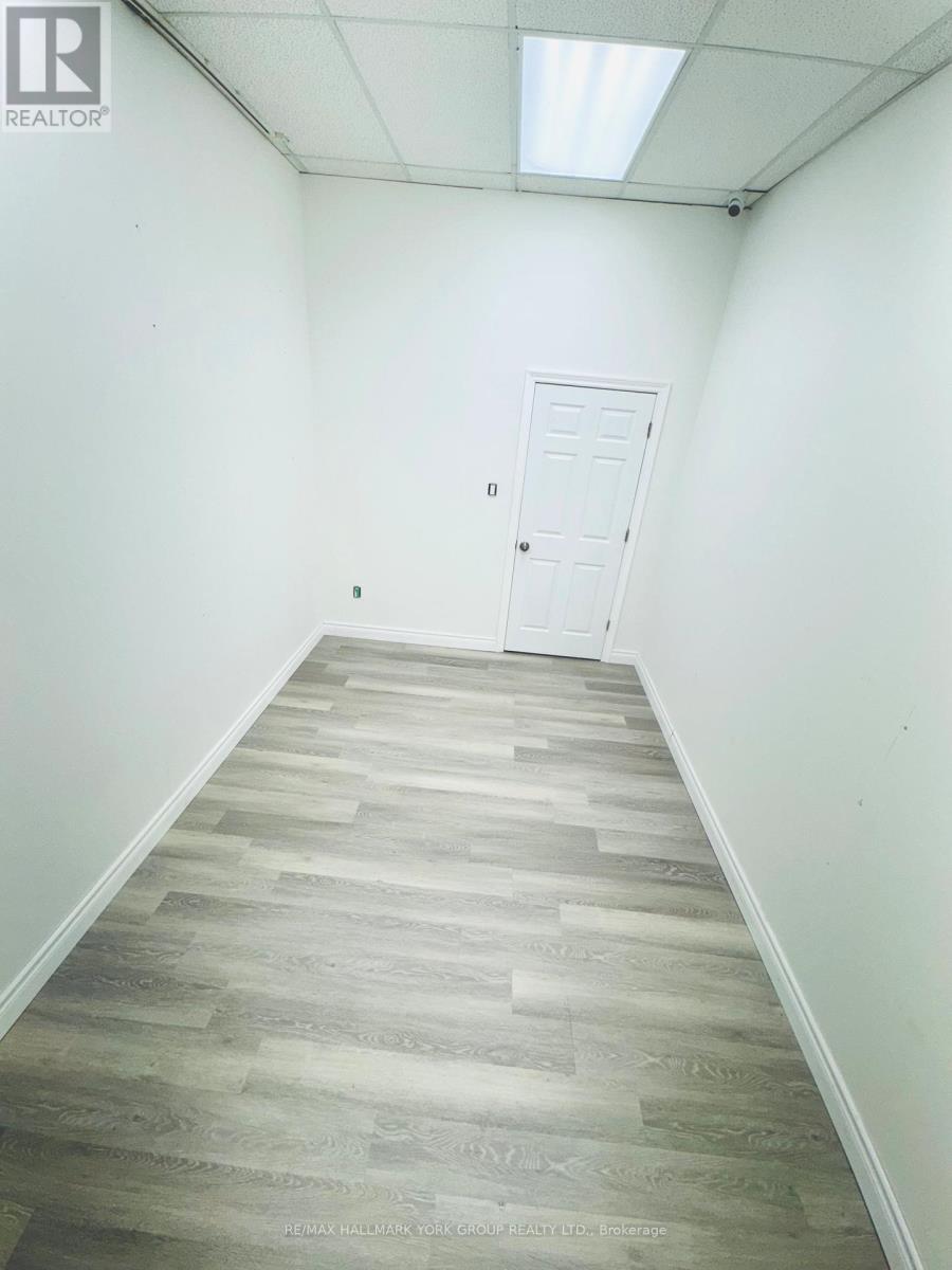 5 - 17335 Yonge Street, Newmarket, Ontario  L3Y 8Z2 - Photo 3 - N12542418