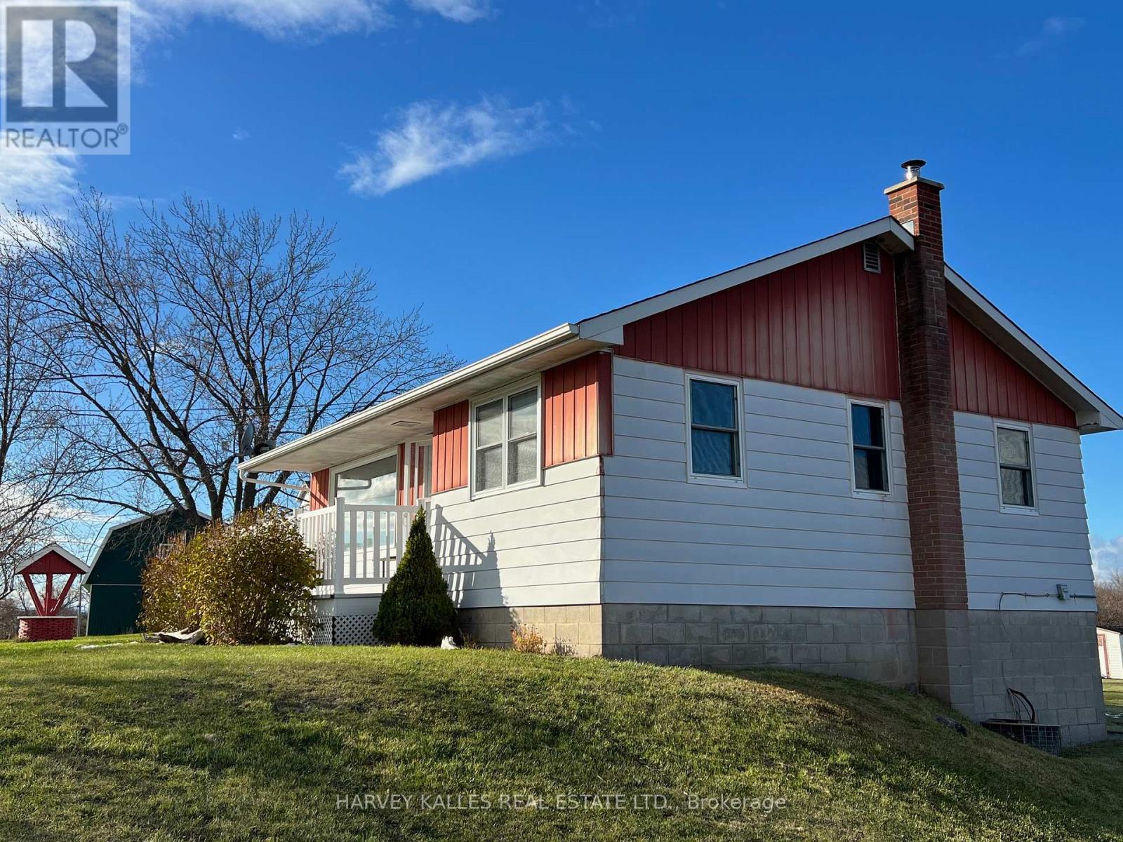 186 Grills Road, Quinte West, Ontario K8N 4Z5 - Photo 4 - X12538470