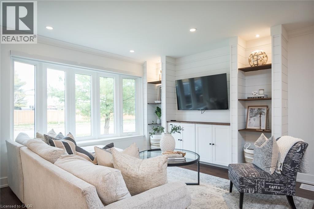 1346 Colonsay Drive, Burlington, Ontario  L7P 2T9 - Photo 5 - 40788099