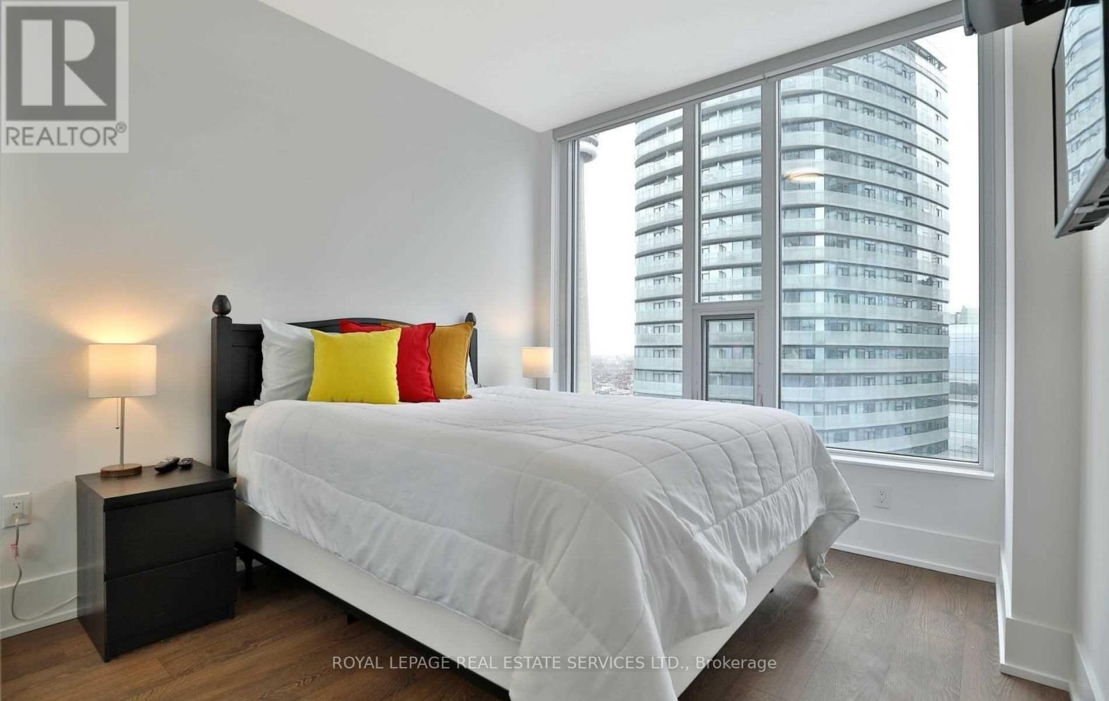 5001 - 10 York Street, Toronto, Ontario  M5J 2L9 - Photo 11 - C12542564