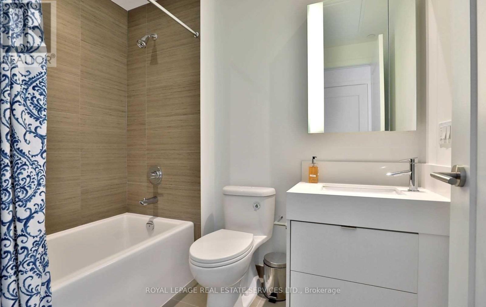 5001 - 10 York Street, Toronto, Ontario  M5J 2L9 - Photo 14 - C12542564