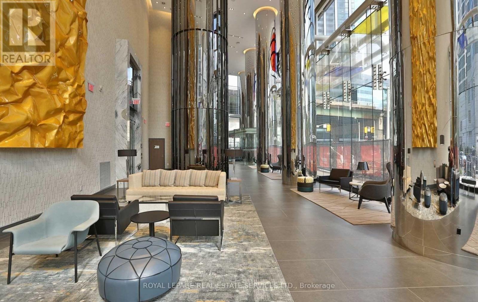 5001 - 10 York Street, Toronto, Ontario  M5J 2L9 - Photo 2 - C12542564