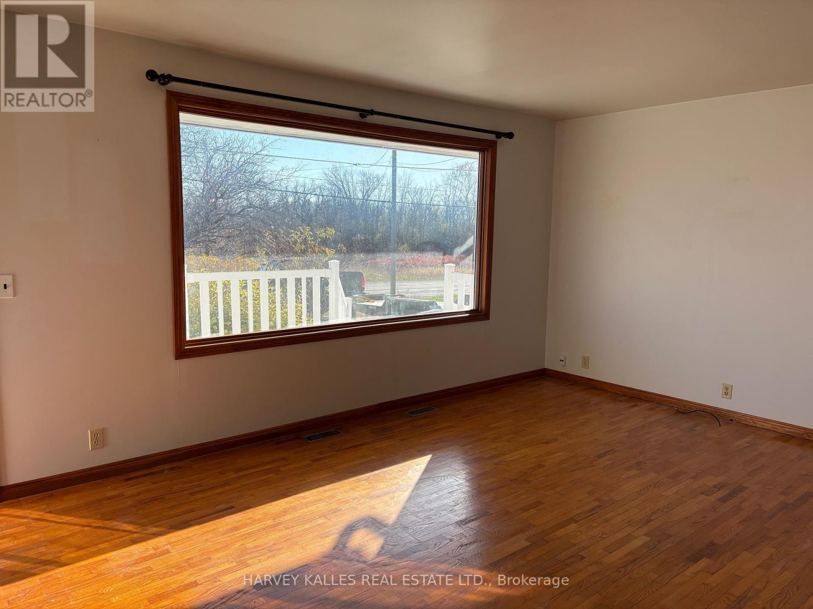 186 Grills Road, Quinte West, Ontario K8N 4Z5 - Photo 11 - X12538470