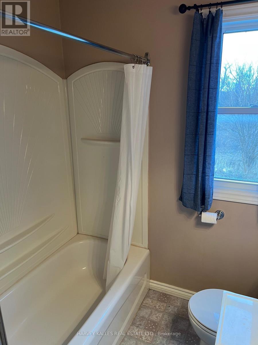 186 Grills Road, Quinte West, Ontario K8N 4Z5 - Photo 21 - X12538470