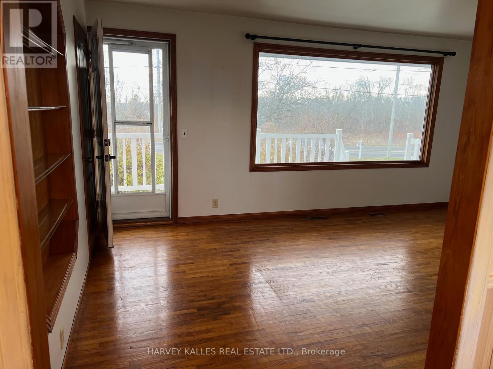 186 Grills Road, Quinte West, Ontario K8N 4Z5 - Photo 10 - X12538470