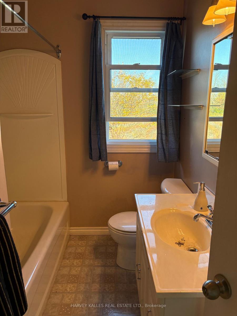 186 Grills Road, Quinte West, Ontario K8N 4Z5 - Photo 20 - X12538470