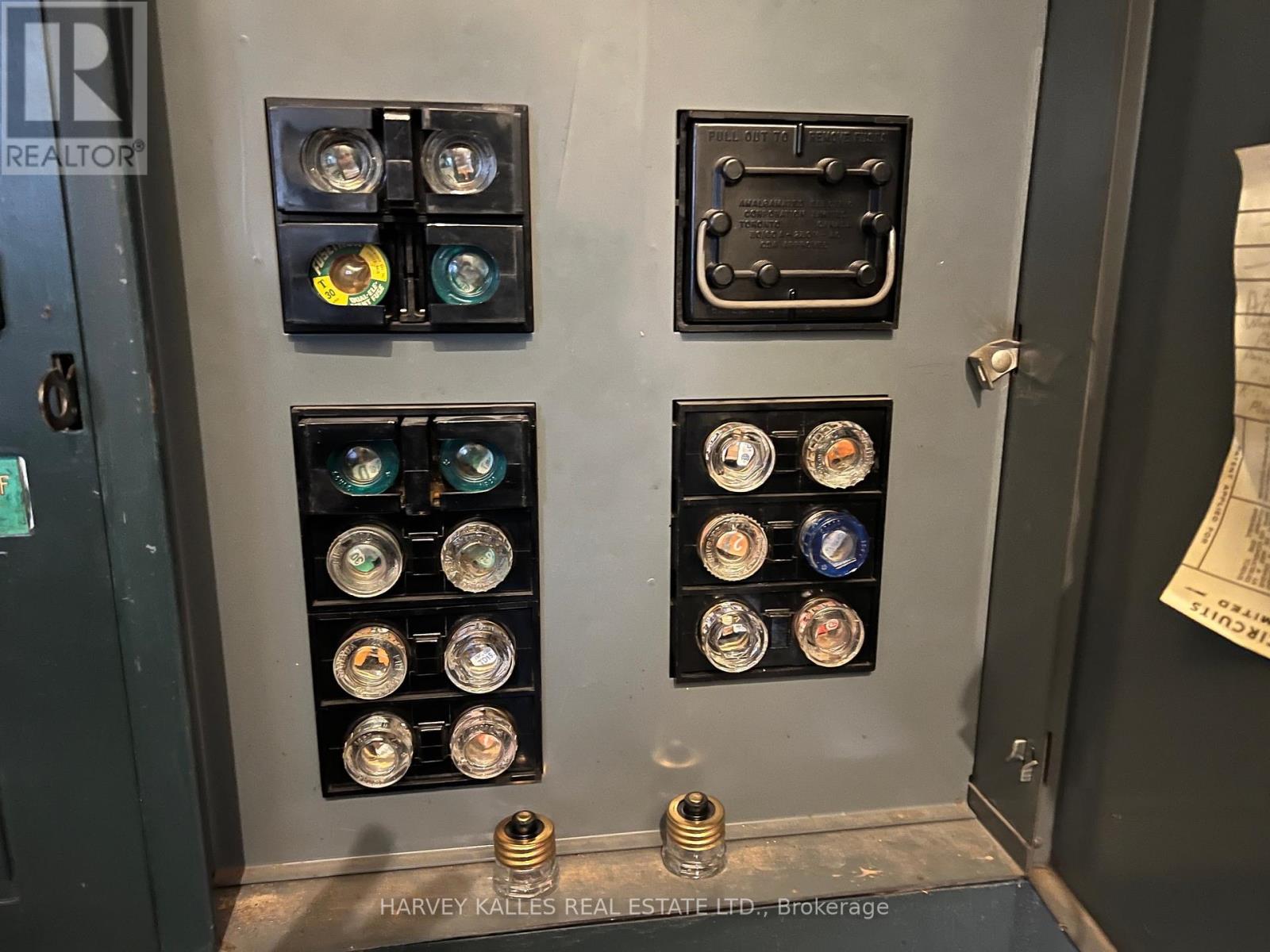 186 Grills Road, Quinte West, Ontario K8N 4Z5 - Photo 34 - X12538470