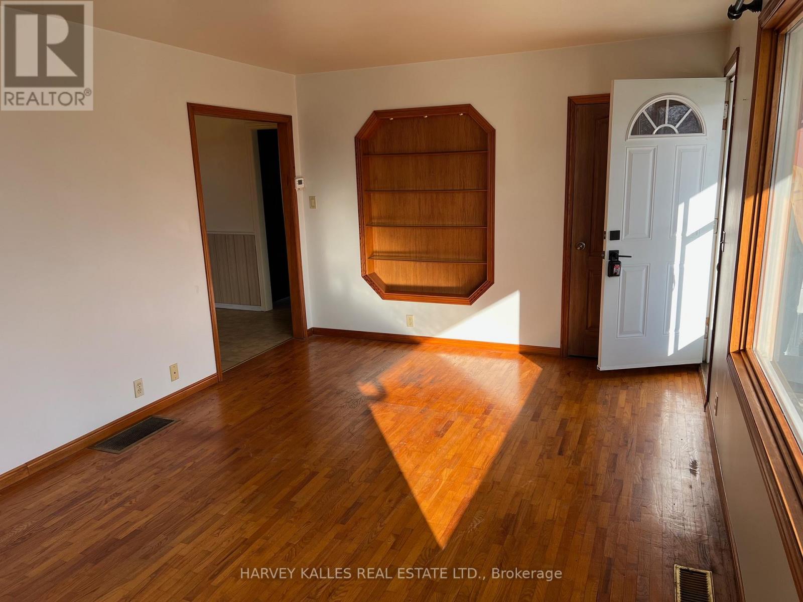 186 Grills Road, Quinte West, Ontario K8N 4Z5 - Photo 8 - X12538470