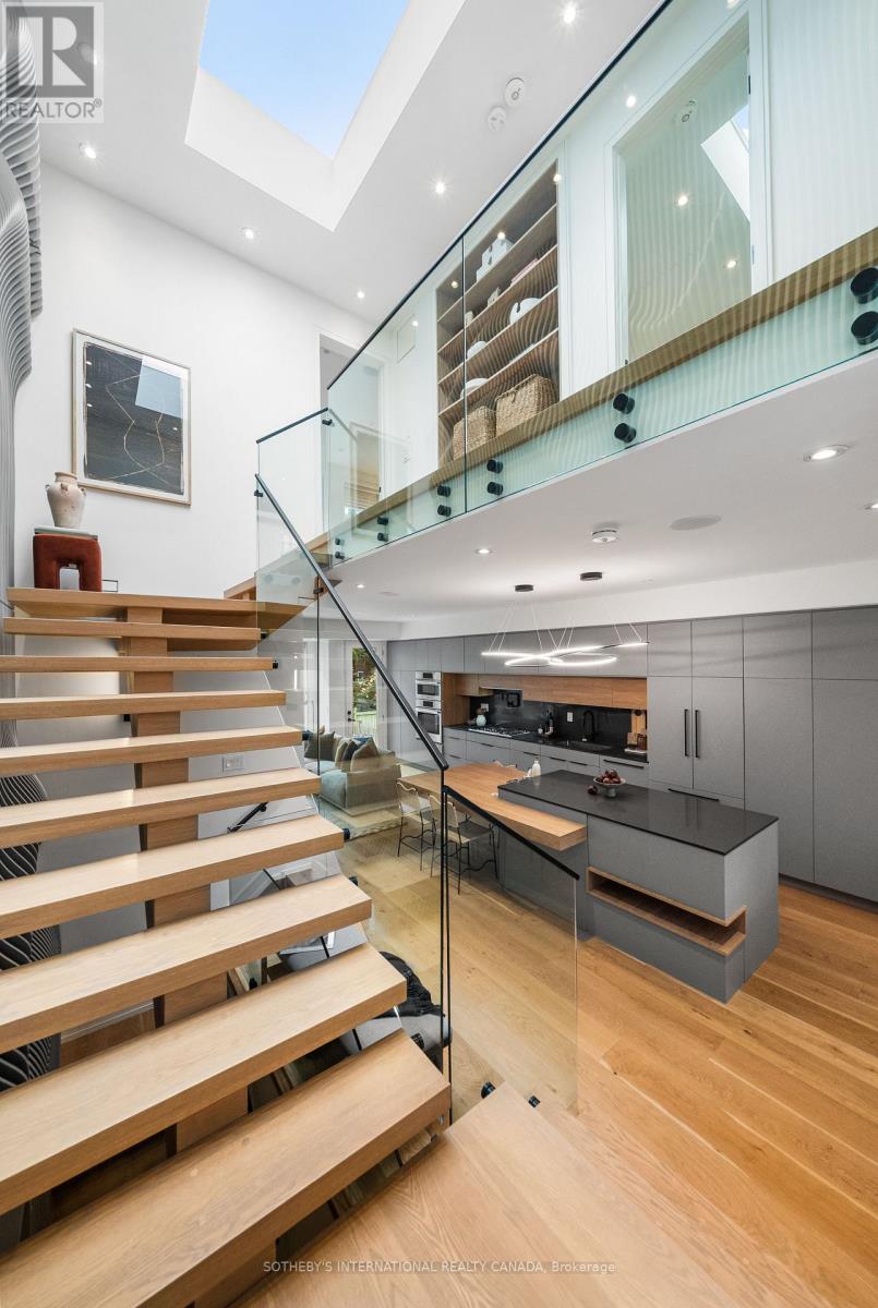 83 Virginia Avenue, Toronto, Ontario  M4C 2S8 - Photo 18 - E12542514