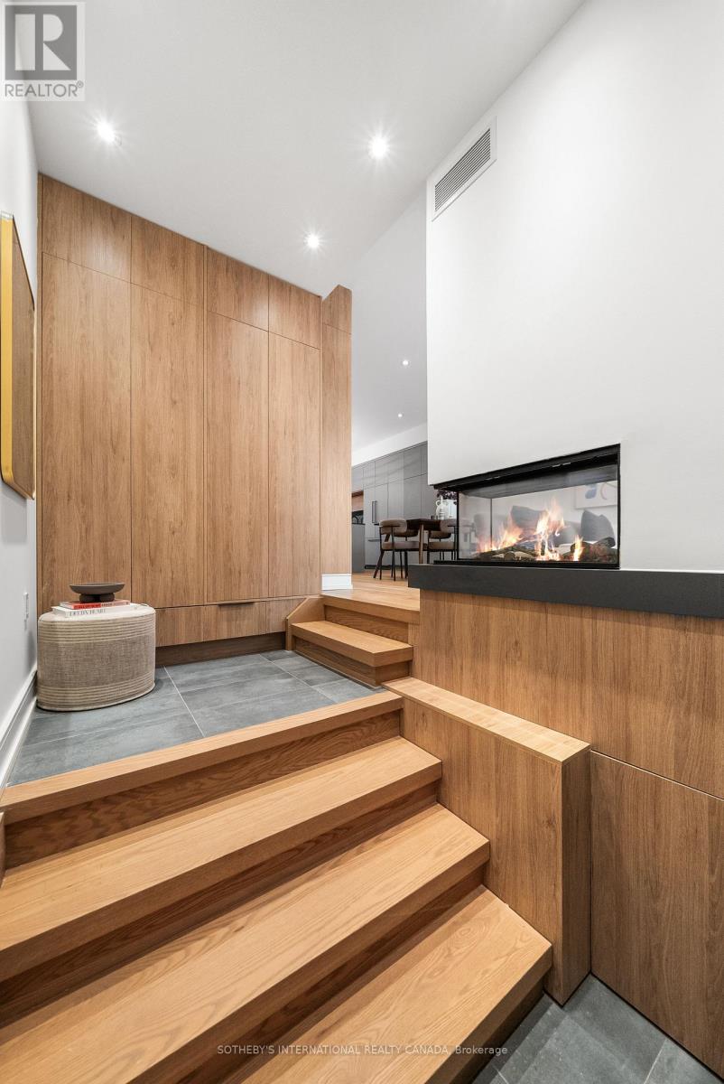 83 Virginia Avenue, Toronto, Ontario  M4C 2S8 - Photo 9 - E12542514