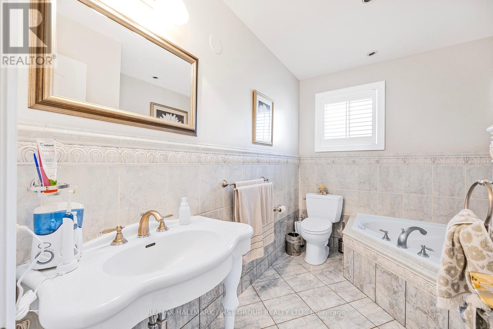 154 Fairglen Avenue, Toronto, Ontario  M1W 1B1 - Photo 10 - E12542562