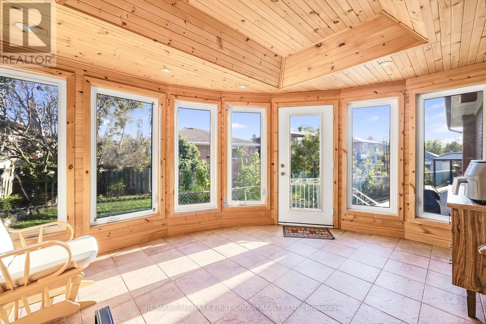 154 Fairglen Avenue, Toronto, Ontario  M1W 1B1 - Photo 12 - E12542562