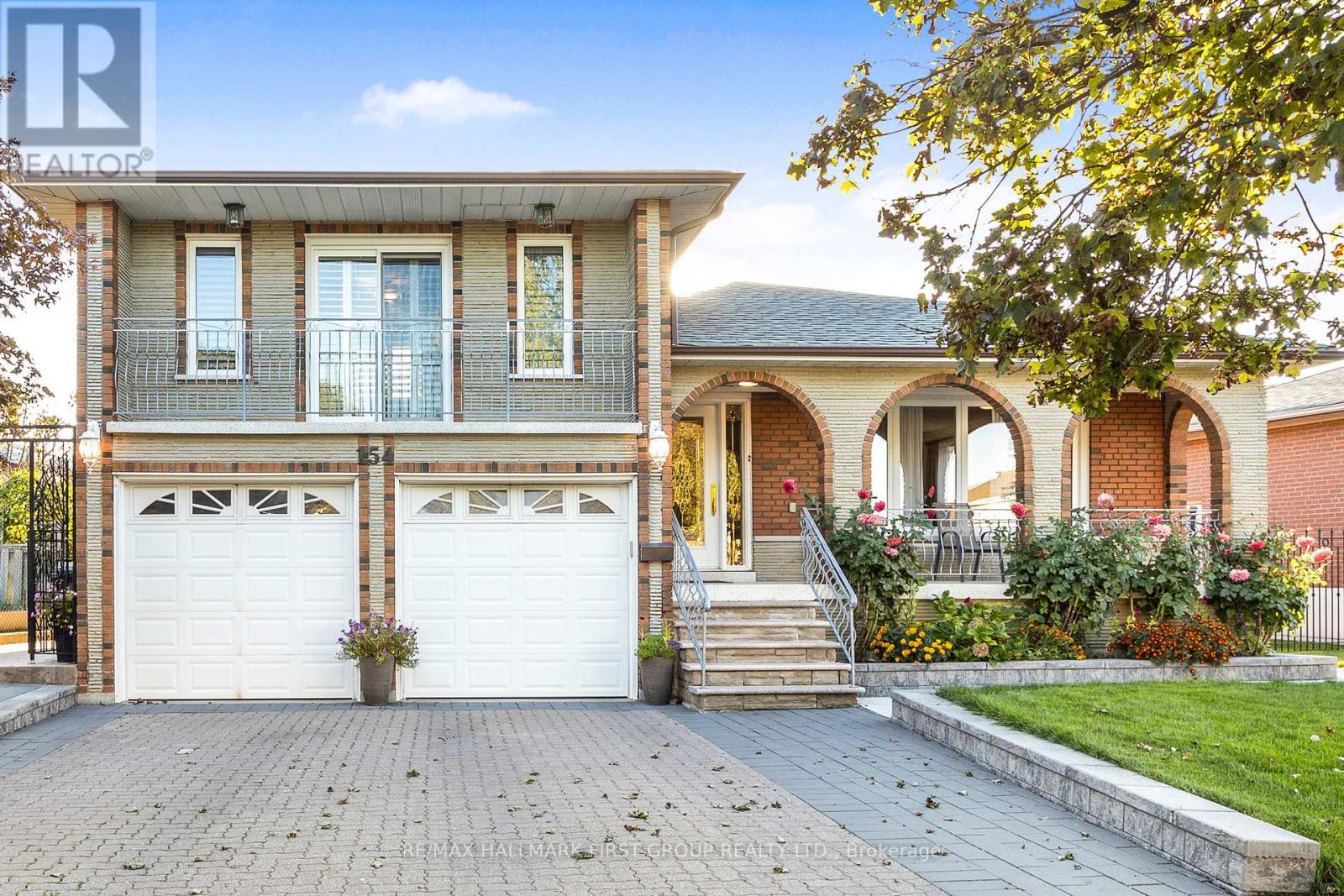 154 Fairglen Avenue, Toronto, Ontario  M1W 1B1 - Photo 4 - E12542562