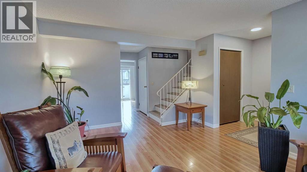 123 Woodsman Lane Sw, Calgary, Alberta  T2W 4Z5 - Photo 8 - A2264163