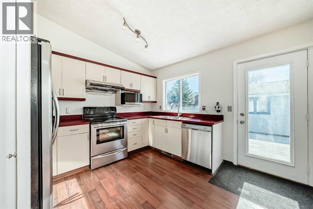 172 Sunvale Crescent Se, Calgary, Alberta  T2S 2P7 - Photo 6 - A2266284