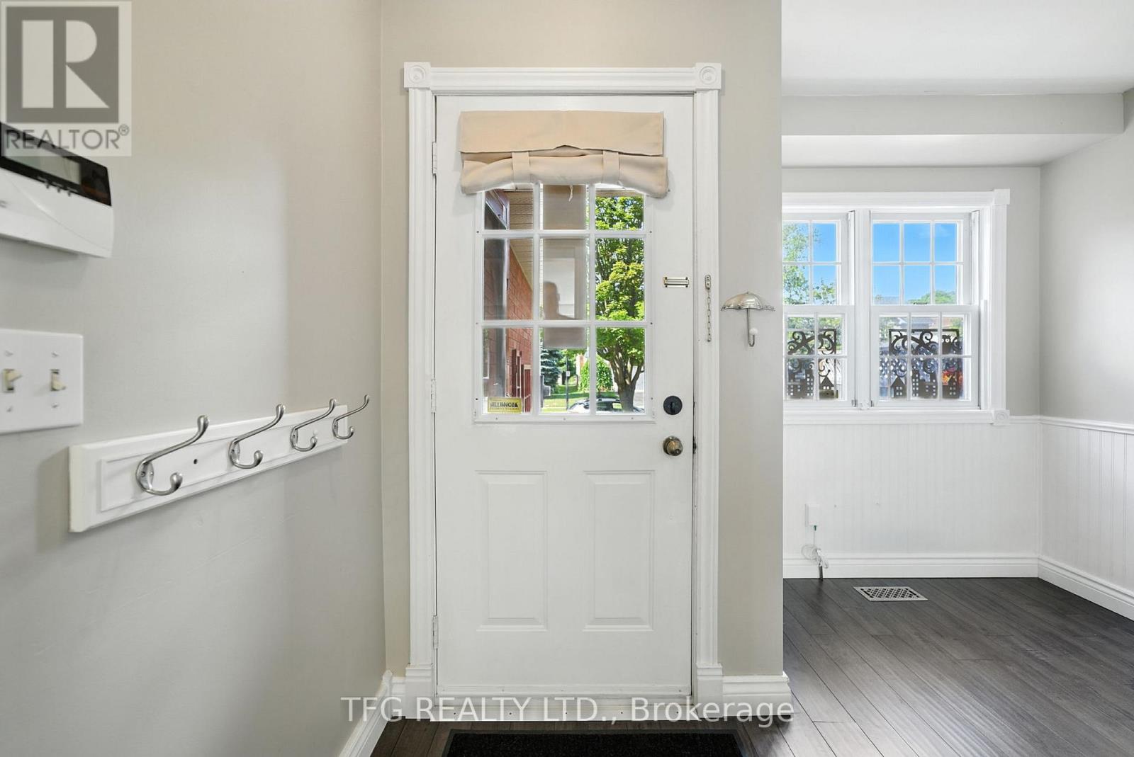 165 Sutherland Crescent, Cobourg, Ontario K9A 5L6 - Photo 3 - X12542756