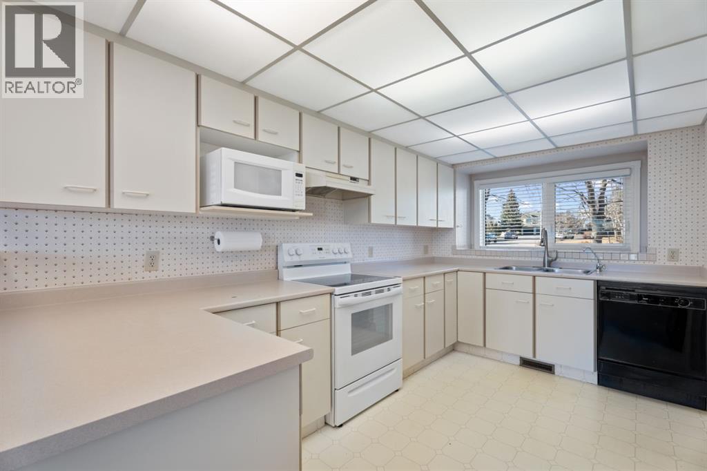 221 Sandringham Road Nw, Calgary, Alberta  T3K 3Z1 - Photo 14 - A2269021