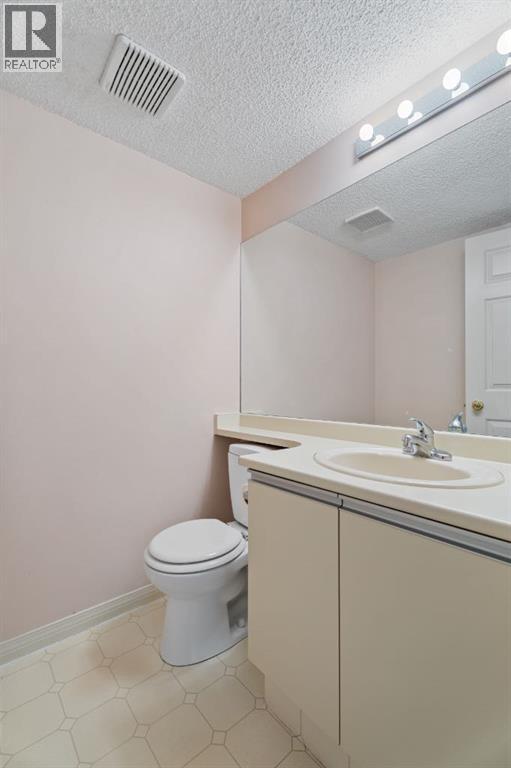 221 Sandringham Road Nw, Calgary, Alberta  T3K 3Z1 - Photo 12 - A2269021