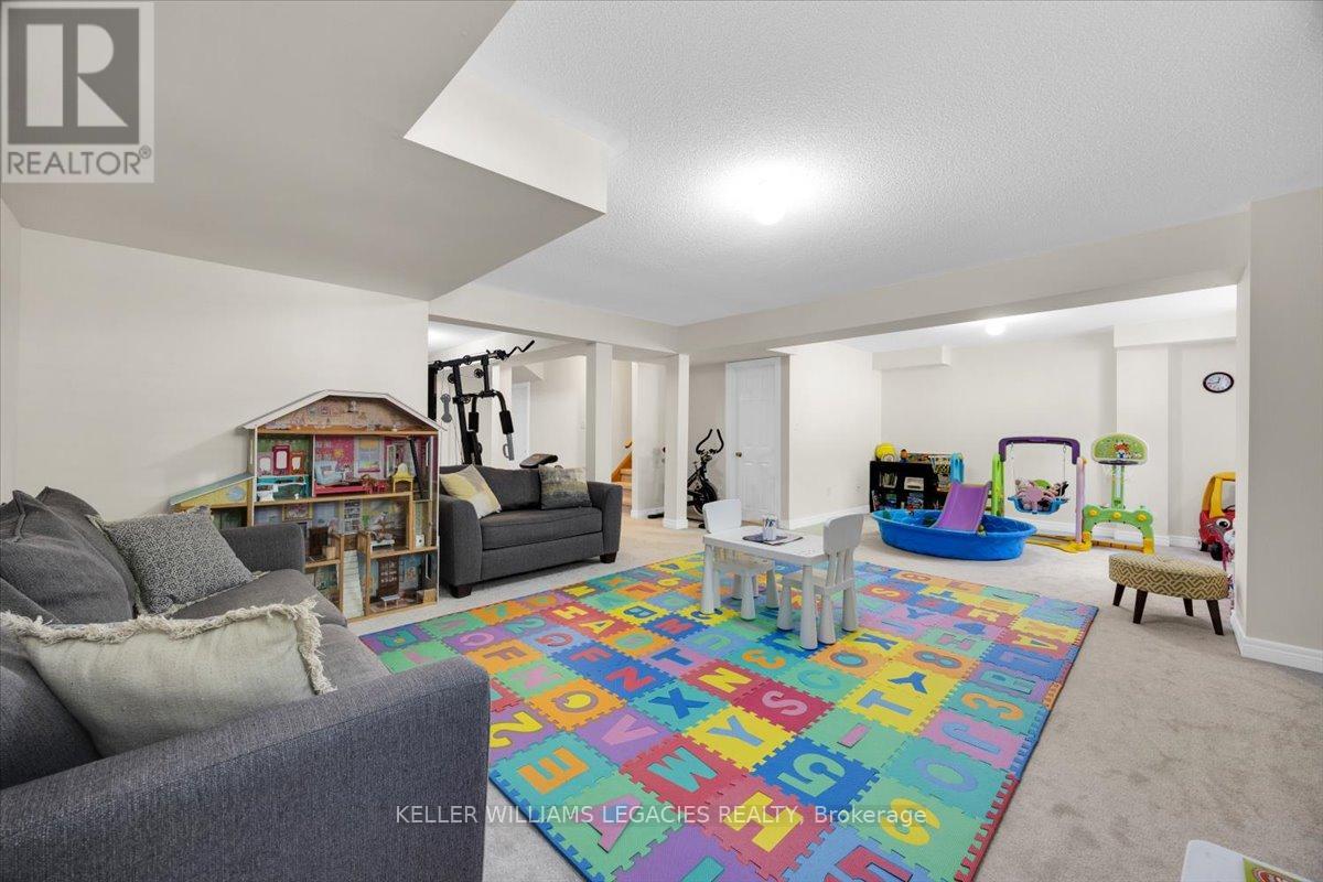 208 Greenwood Road, Whitchurch-Stouffville, Ontario  L4A 4N8 - Photo 36 - N12542586