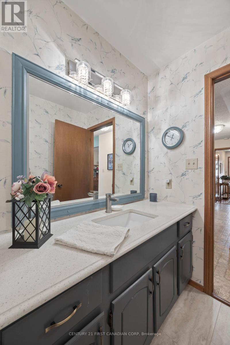 49 Bonnie Place, St. Thomas, Ontario  N5R 5W6 - Photo 25 - X12542696