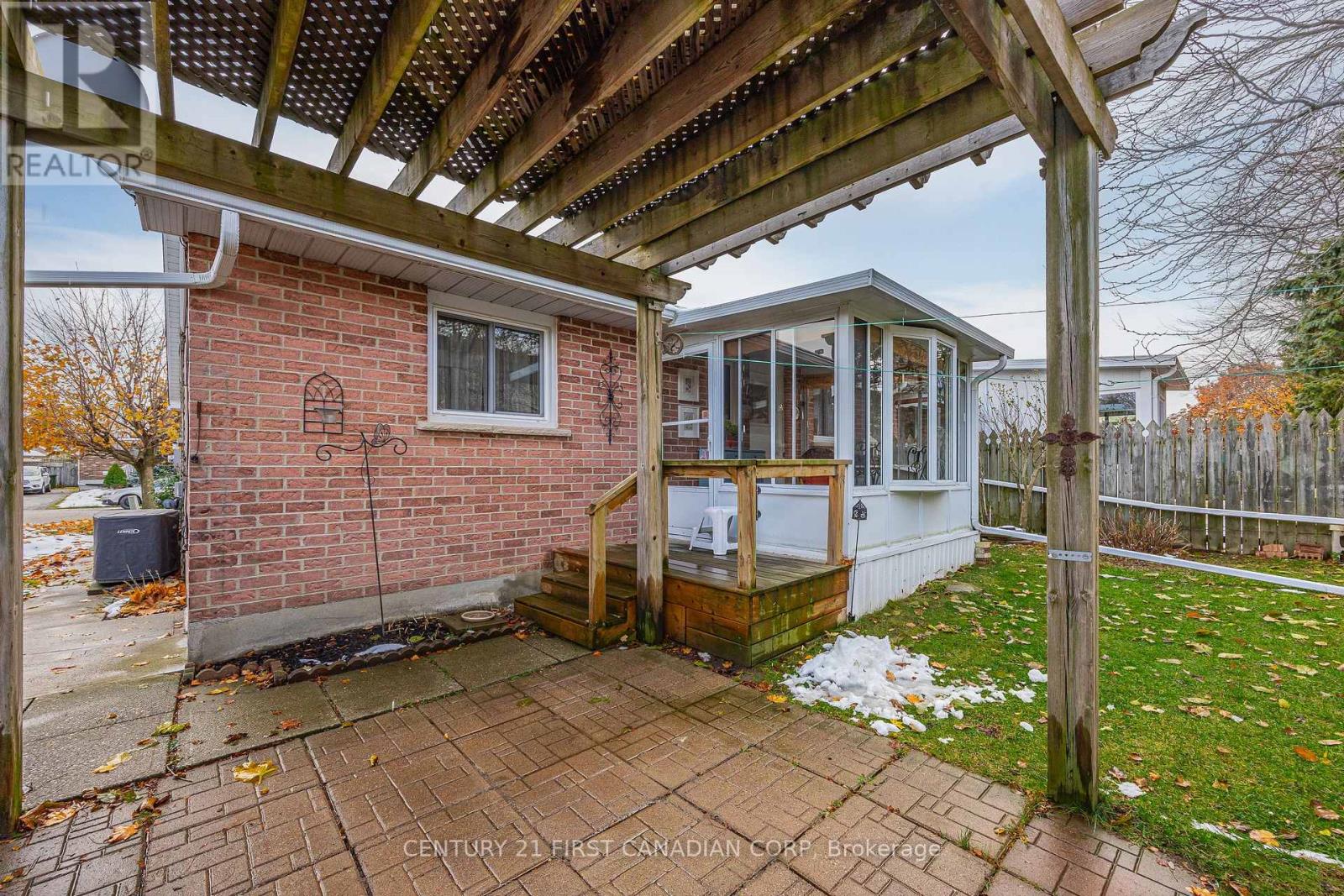 49 Bonnie Place, St. Thomas, Ontario  N5R 5W6 - Photo 47 - X12542696