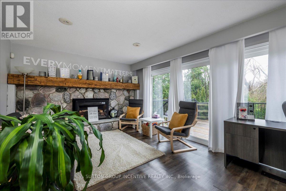 381-387 Mapleview Drive W, Barrie, Ontario L4N 9G4 - Photo 10 - S12542608