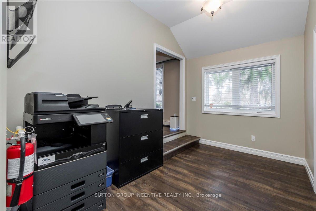 381-387 Mapleview Drive W, Barrie, Ontario L4N 9G4 - Photo 16 - S12542608