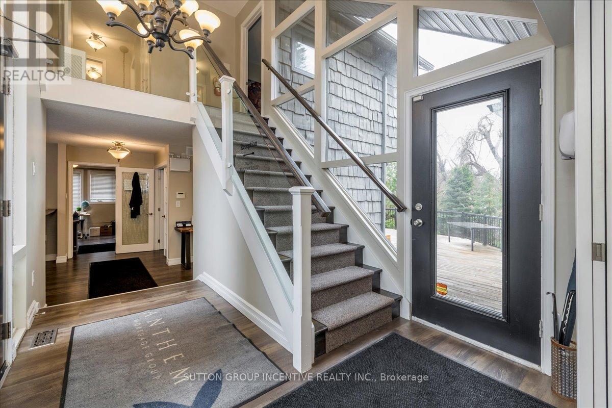 381-387 Mapleview Drive W, Barrie, Ontario L4N 9G4 - Photo 3 - S12542608