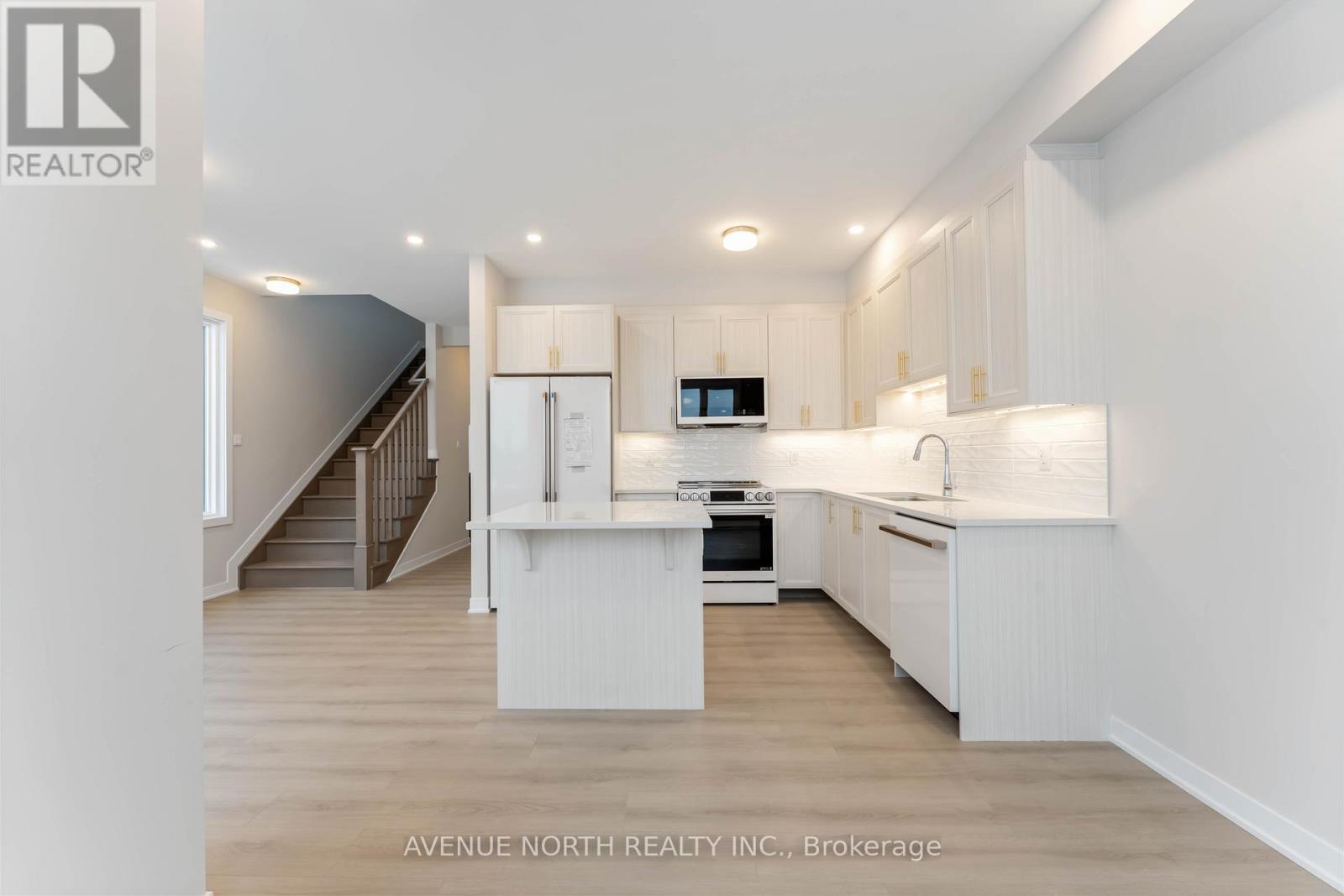 364 Les Emmerson Drive, Ottawa, Ontario  K2J 7L7 - Photo 10 - X12542716