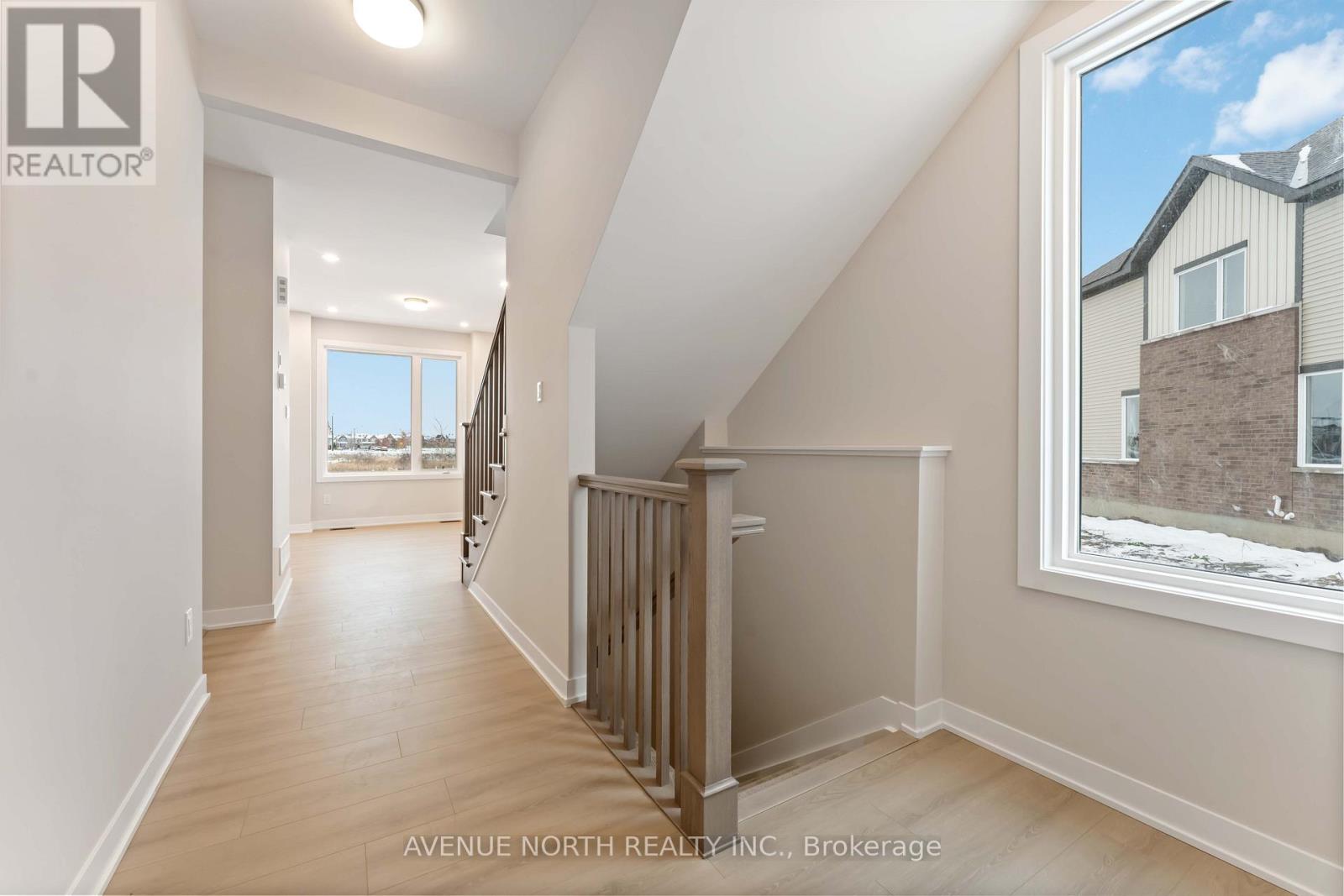 364 Les Emmerson Drive, Ottawa, Ontario  K2J 7L7 - Photo 4 - X12542716