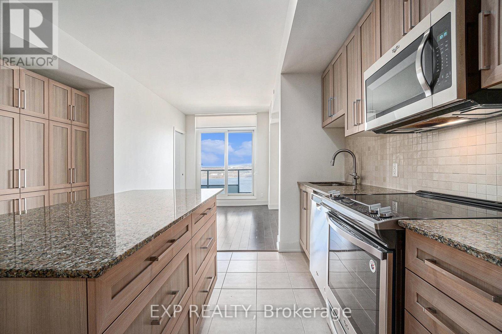 2403 - 485 Richmond Road, Ottawa, Ontario  K2A 3W9 - Photo 9 - X12542720