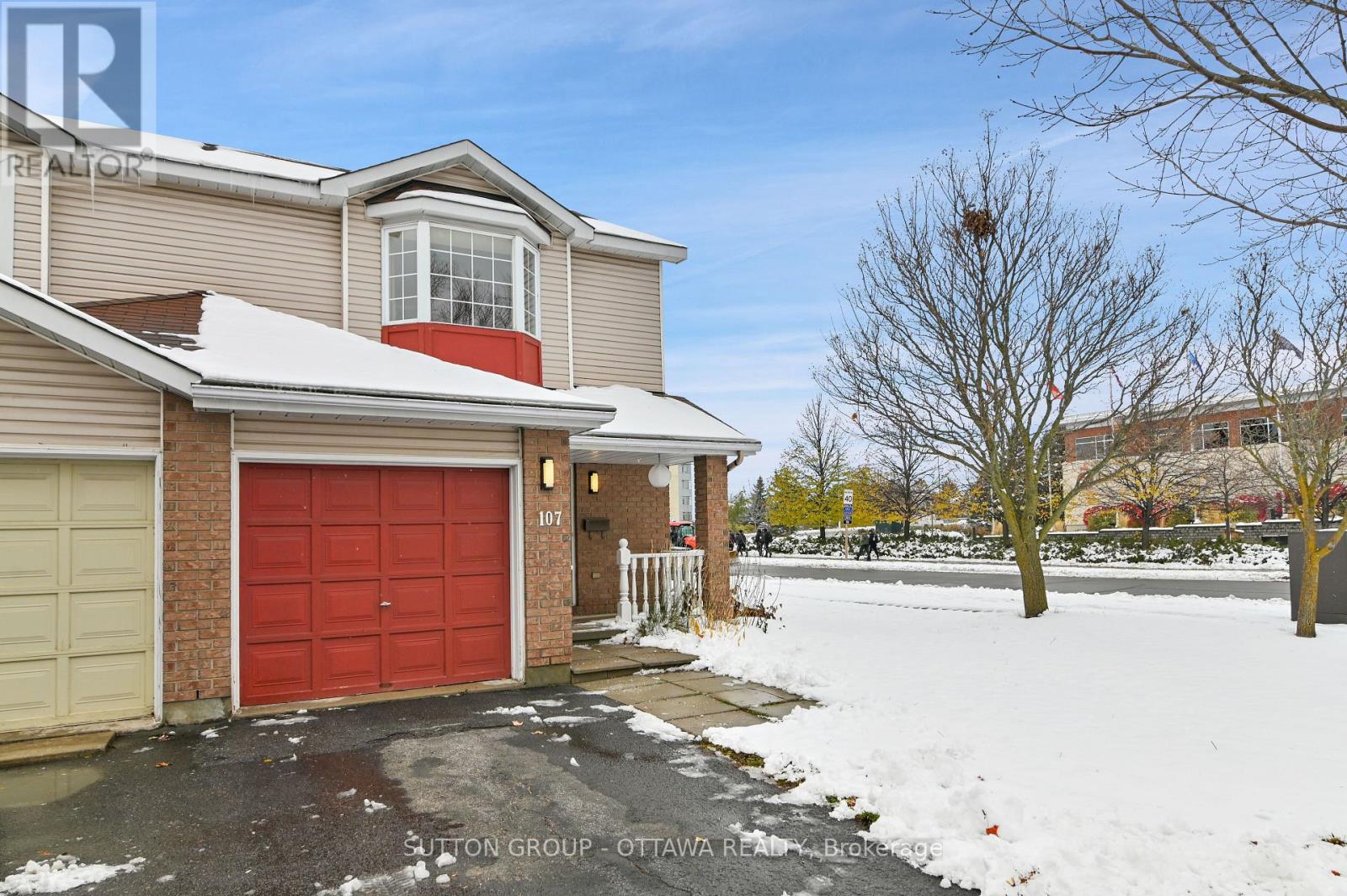 107 Jackman Terrace, Ottawa, Ontario  K2L 4C9 - Photo 3 - X12542796