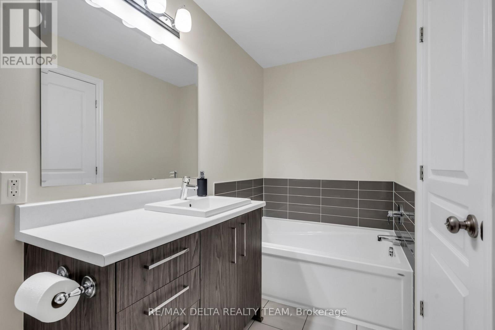 700 Guardian Grove, Ottawa, Ontario  K1X 3V5 - Photo 12 - X12542854