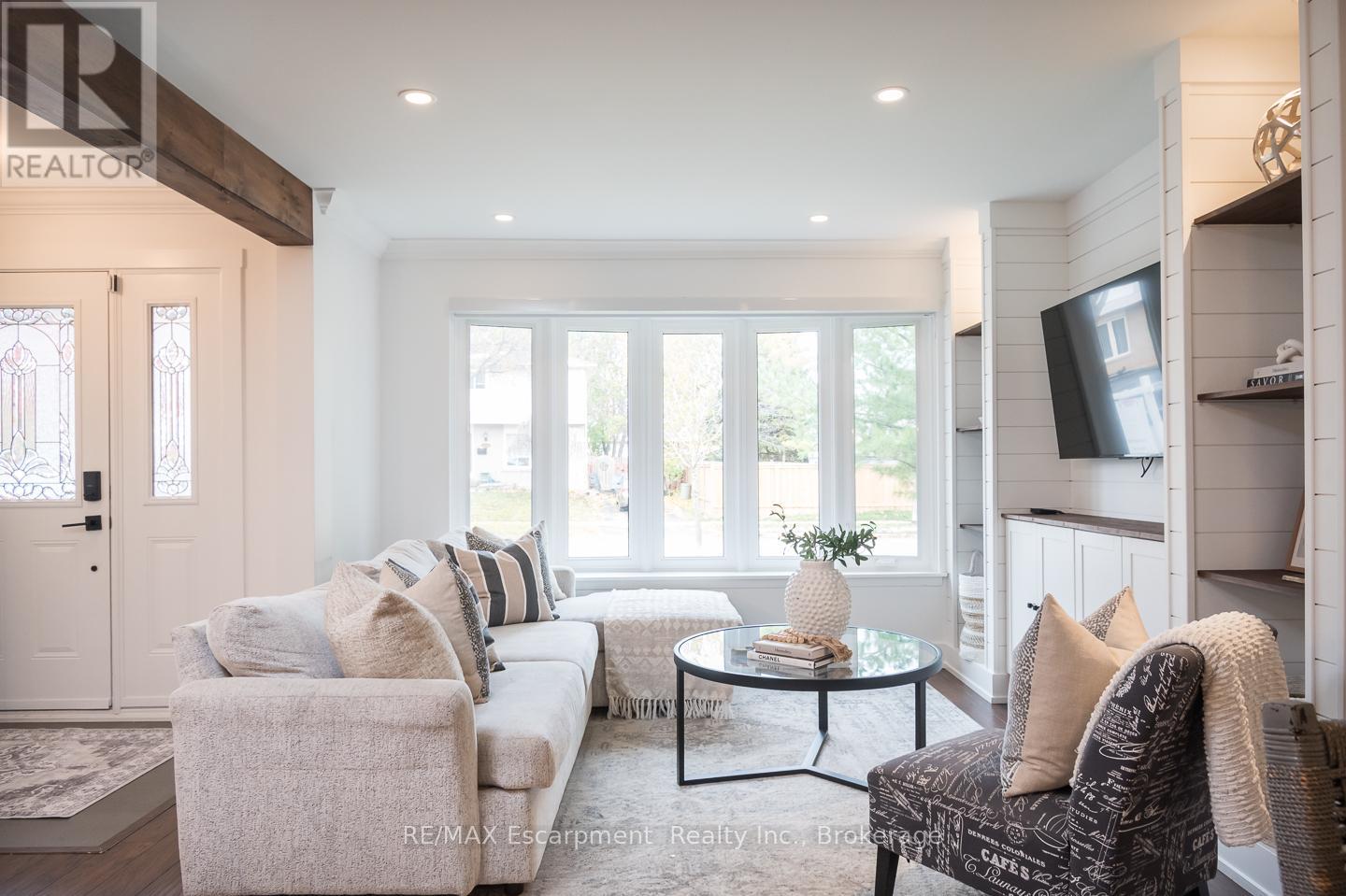 1346 Colonsay Drive, Burlington, Ontario  L7P 2T9 - Photo 6 - W12542818