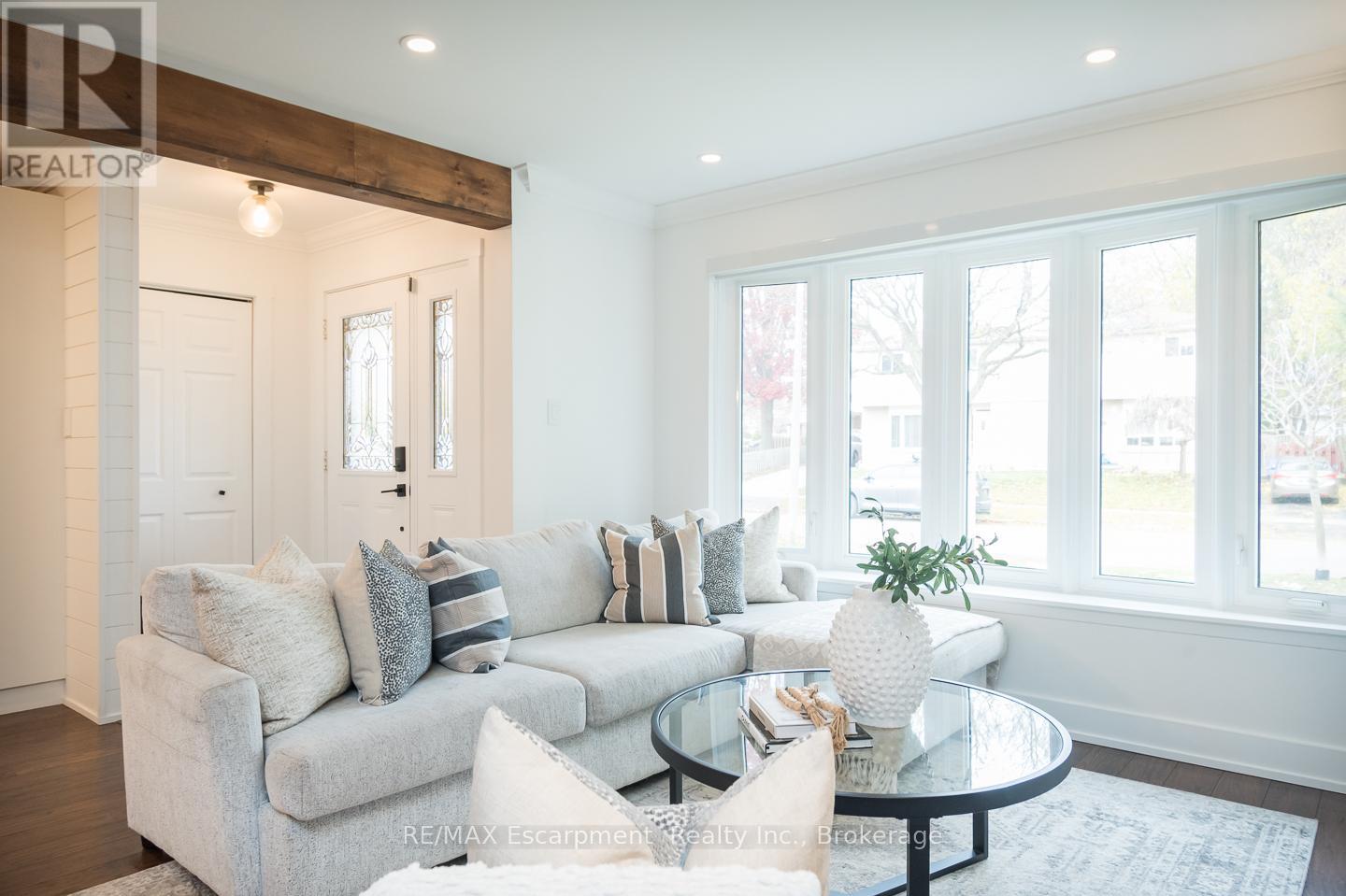 1346 Colonsay Drive, Burlington, Ontario  L7P 2T9 - Photo 7 - W12542818